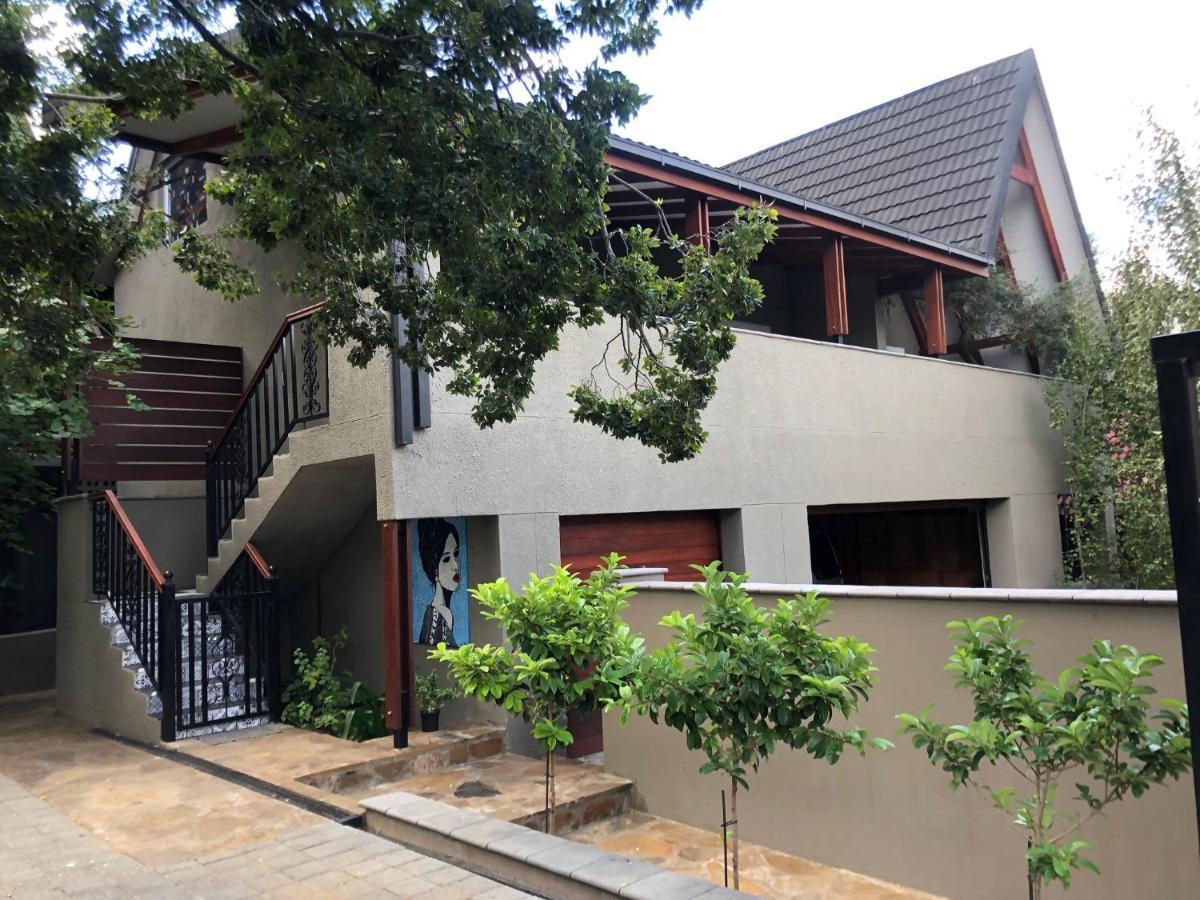 Bella Blue Guesthouse Bloemfontein Exterior photo